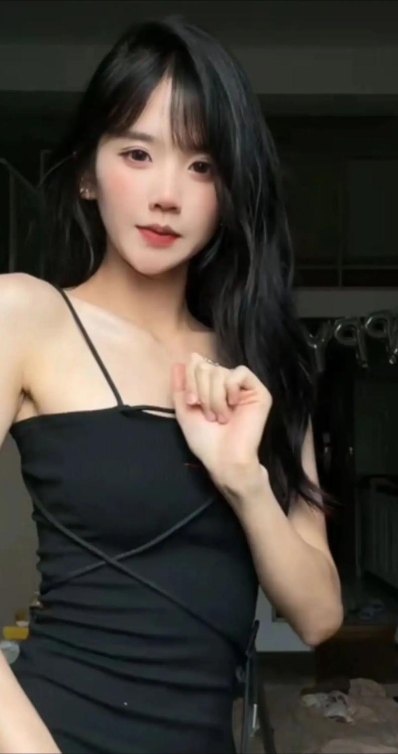 井川里予怎么了？她是一位在短视频平台拥有千万粉丝的网红，其代表作有地铁跑酷躲猫猫等
