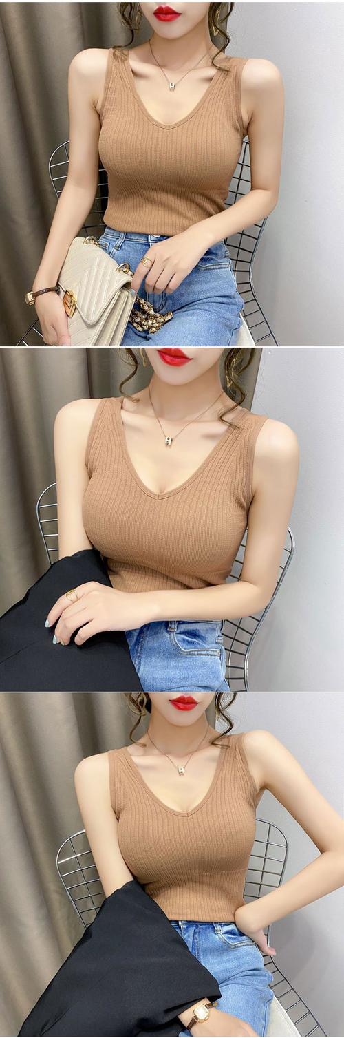 美女露 100%胸图片:展现女性魅力的时尚内衣